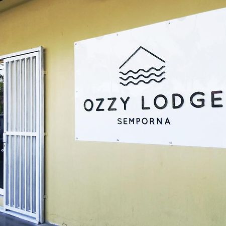 Ozzy Lodge Семпорна Экстерьер фото