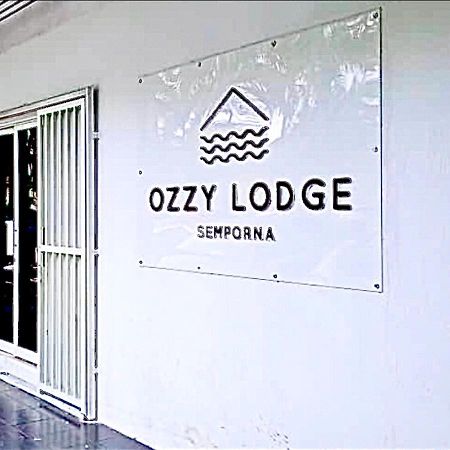 Ozzy Lodge Семпорна Экстерьер фото